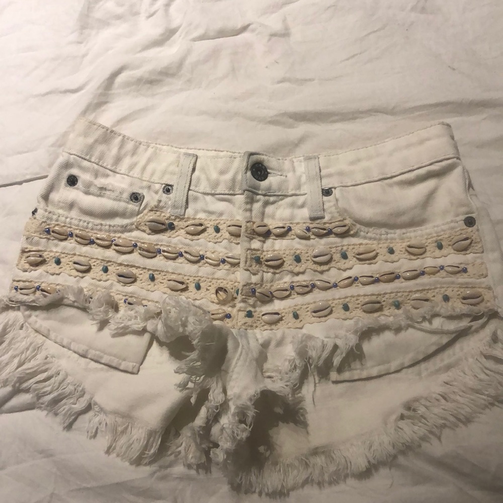 White LF Seashell shorts